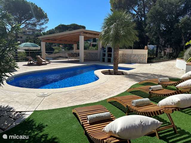 Vakantiehuis Spanje, Costa Brava, Tordera - villa Casa Pins verwarmd zwembad, jacuzzi