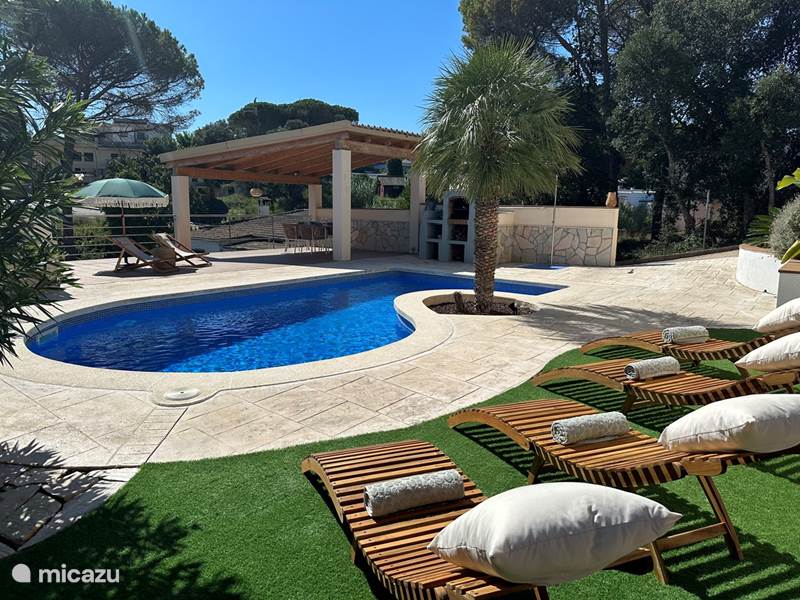Vakantiehuis Spanje, Costa Brava, Blanes Villa Casa Pins verwarmd zwembad, jacuzzi