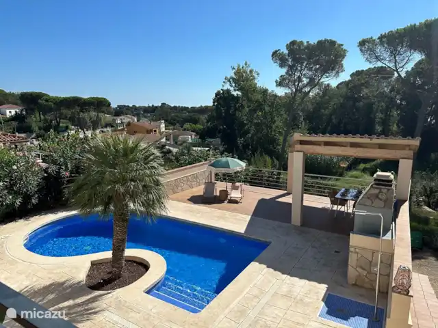 Casa Els Pins met verwarmd zwembad huren in Spanje, Costa Brava, Blanes - villa Overzicht zwembad