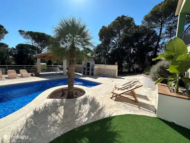 Casa Els Pins met verwarmd zwembad huren in Spanje, Costa Brava, Blanes - villa Zwembad en bedjes en buiten BBQ