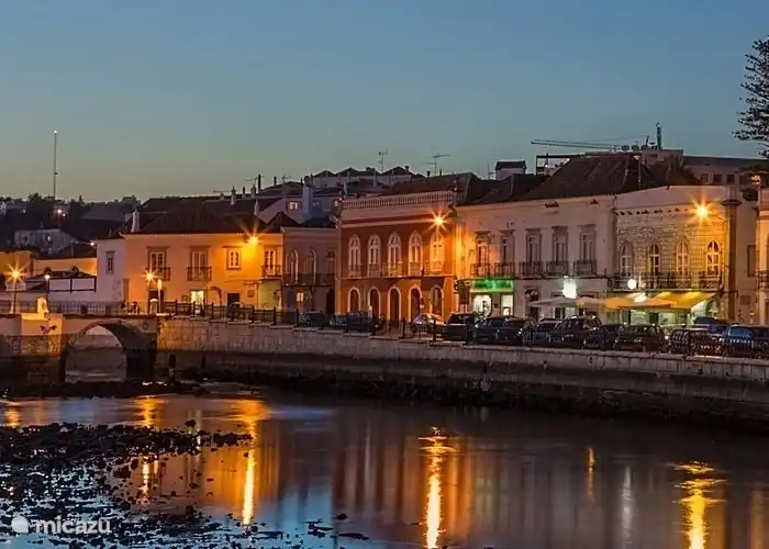 Tavira bei Nacht