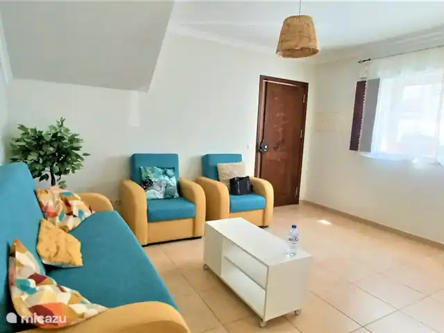appartement huren in Portugal, Algarve, Tavira – Casa centro Tavira woonkamer met slaapbank