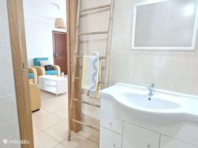 appartement huren in Portugal, Algarve, Tavira – Casa centro Tavira badkamer