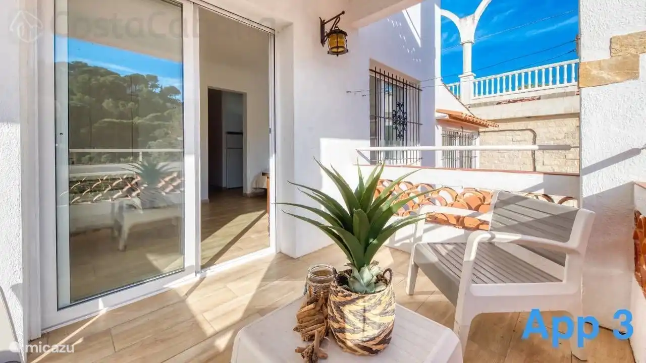 La Villa Pilar est parfaitement située à seulement 5 minutes du centre de Lloret de Mar et de la plage !