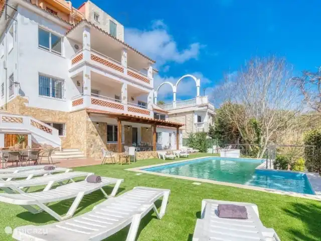 CostaCabana - Villa Pilar huren in Spanje, Costa Brava, Lloret de Mar - villa Villa Pilar is perfect gelegen op slechts 5 minuten van het centrum van Lloret de Mar en het strand!