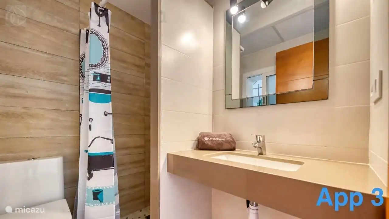 La Villa Pilar est parfaitement située à seulement 5 minutes du centre de Lloret de Mar et de la plage !