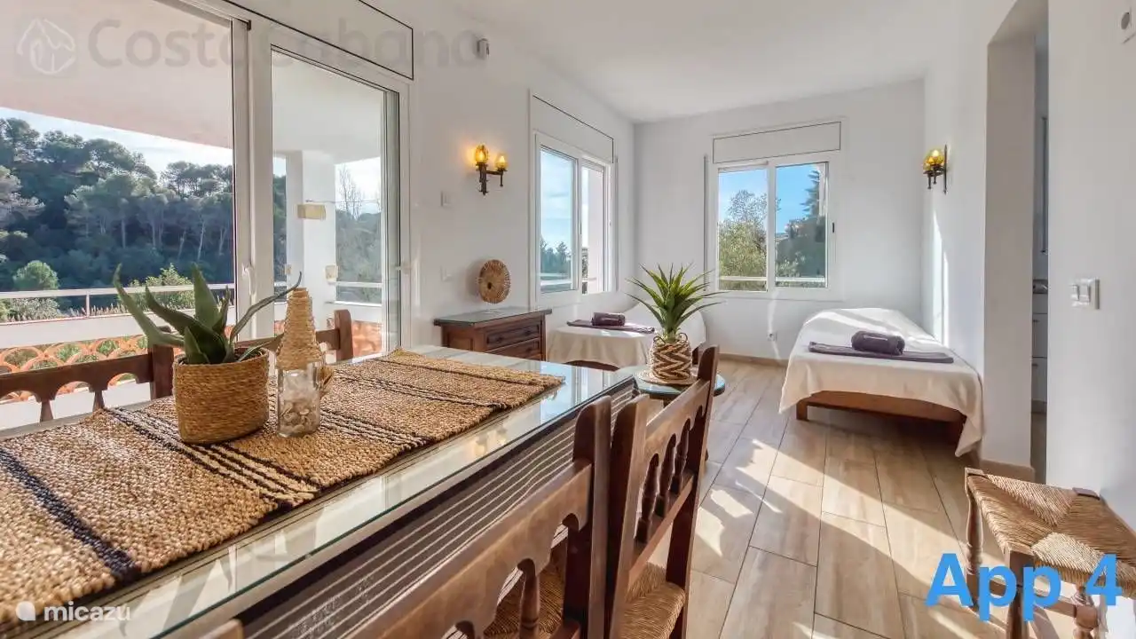 La Villa Pilar est parfaitement située à seulement 5 minutes du centre de Lloret de Mar et de la plage !