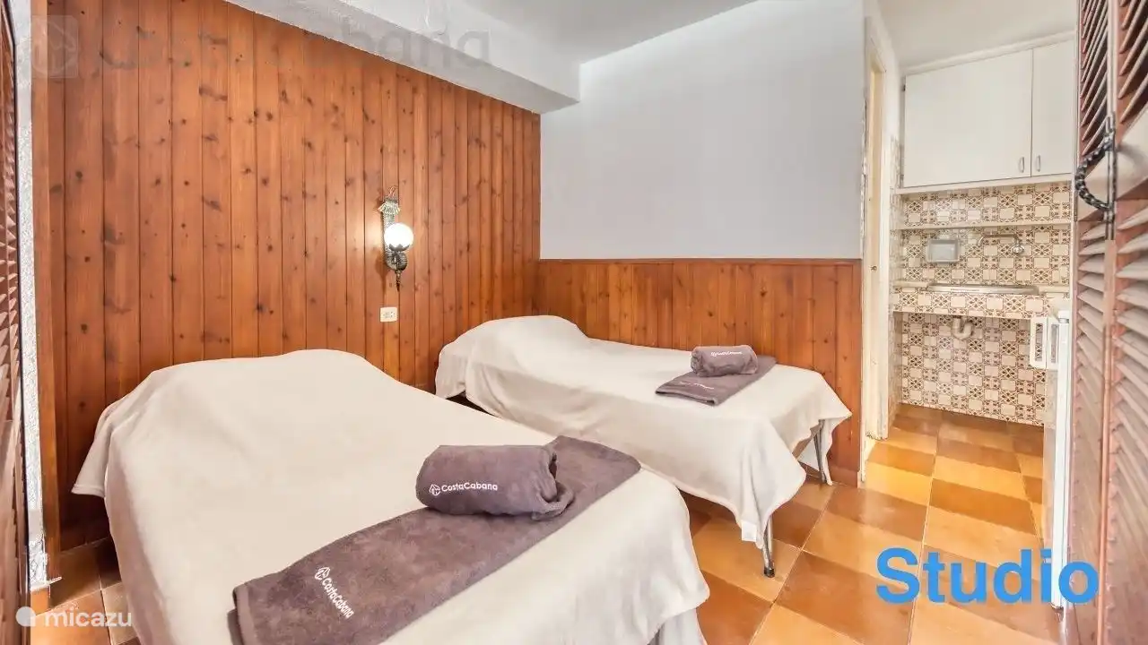 La Villa Pilar est parfaitement située à seulement 5 minutes du centre de Lloret de Mar et de la plage !