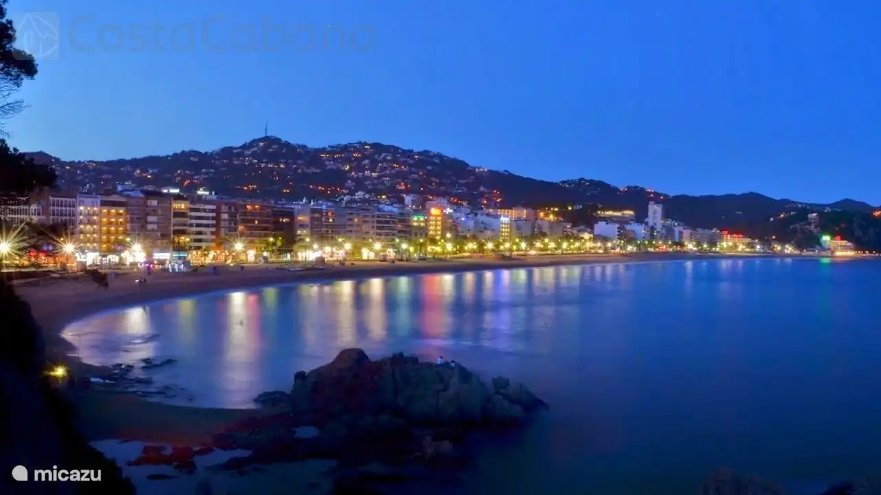 La Villa Pilar est parfaitement située à seulement 5 minutes du centre de Lloret de Mar et de la plage !