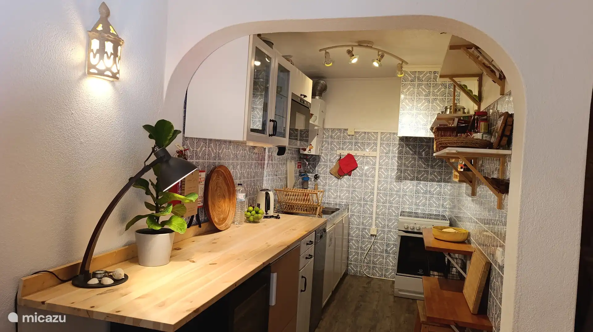 Voll ausgestattete Küche