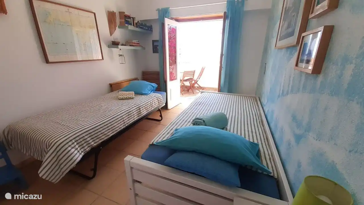 Viel Sonnenschein dringt in die Räume