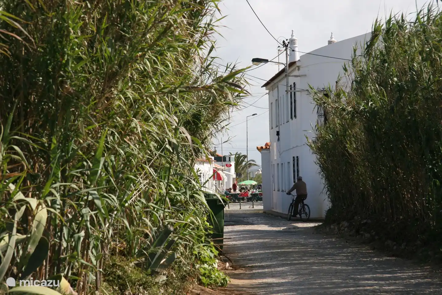 Ausgehen von 4 Ventos – kleiner Platz mit Esplanaden