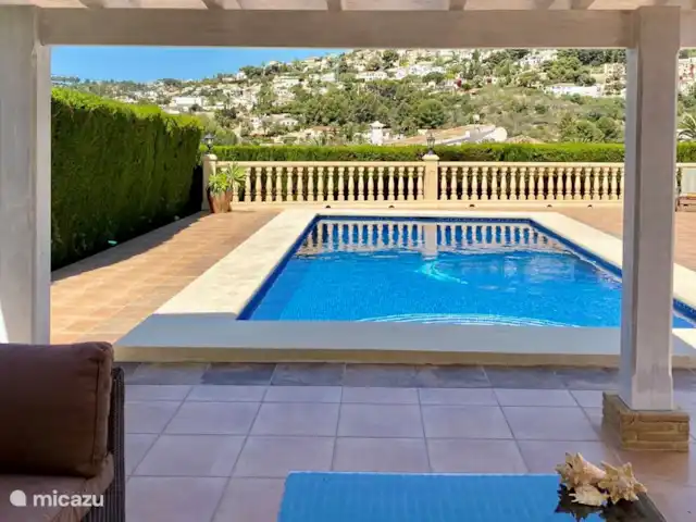 Villa Maya | Moraire | 6 personnes | Espagne, Costa Blanca, Moraira - villa Depuis le canapé du salon, il y a une belle vue sur la piscine