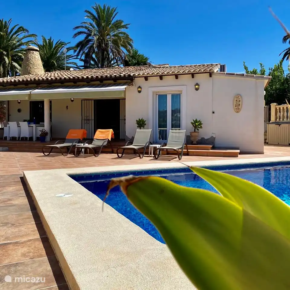 Villa Maia in Moraira für 6 Personen mit wunderschönem Blick auf die Berge