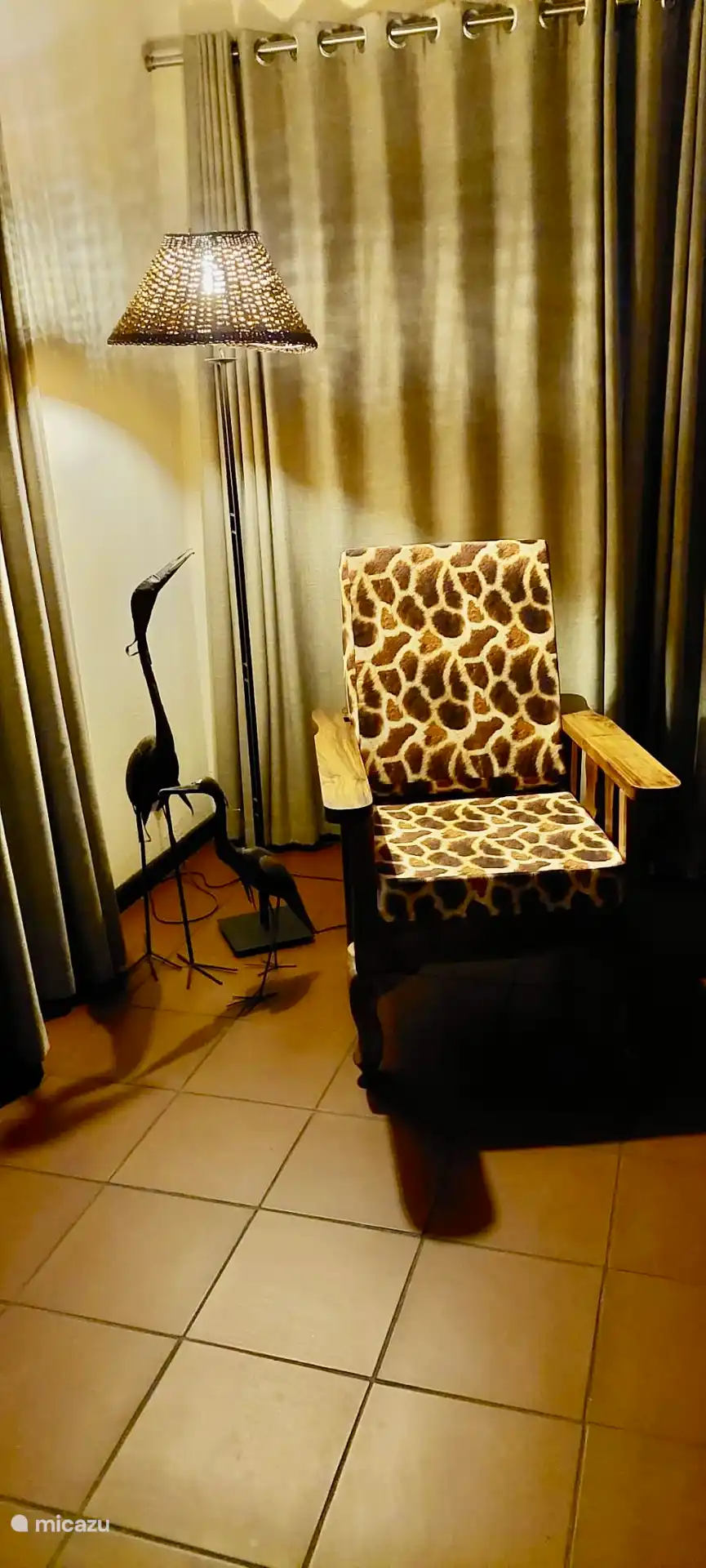 Silla de relax en la sala de estar Tambotie