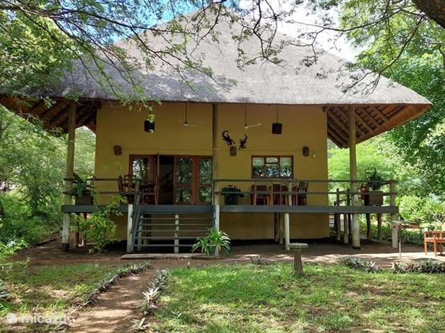Groepsaccommodatie, Zuid-Afrika, Limpopo, Phalaborwa, vakantiehuis Vrijstaande villa pal naast Kruger