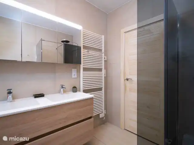 Villa Annamar | Moraire | 6 personnes | Espagne, Costa Blanca, Moraira - villa La Villa Annamar à Moraira dispose de 2 salles de bains luxueuses avec douche à effet pluie, lavabo et toilettes