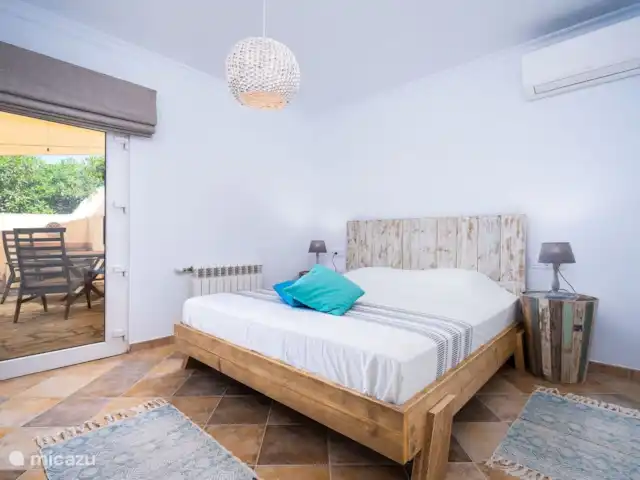 Villa Annamar | Moraire | 6 personnes | Espagne, Costa Blanca, Moraira - villa La chambre principale de la Villa Annamar dispose d'une climatisation individuelle et d'un lit de 180 x 200 centimètres