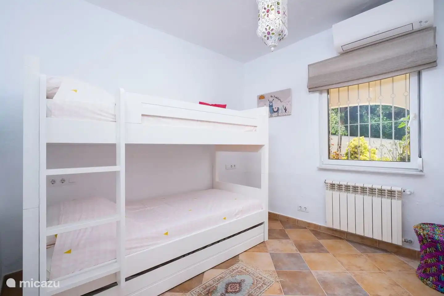 Das dritte Schlafzimmer der Villa Annamar verfügt über ein Etagenbett von 90 x 200 Zentimetern
