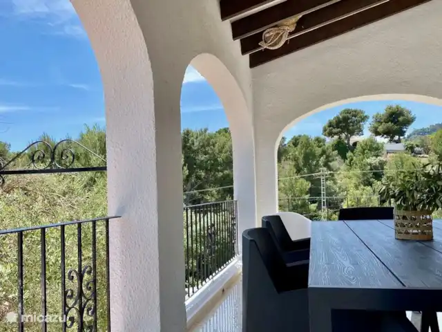 Villa Olivera | Benisa | 6 personas en España, Costa Blanca, Benissa - villa Villa Olivera tiene una vista amplia desde la terraza techada