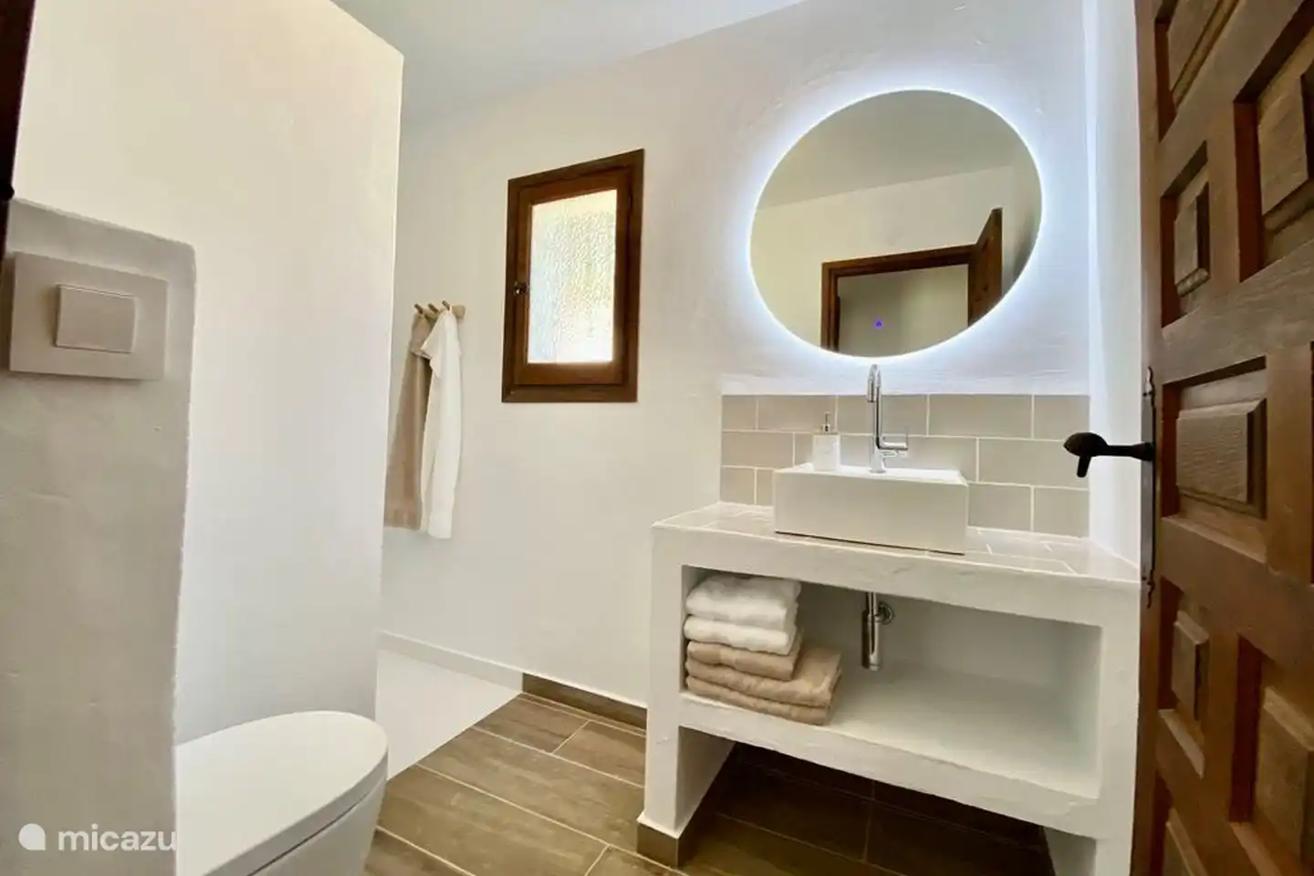The modern bathrooms of Villa Olivera are luxurious