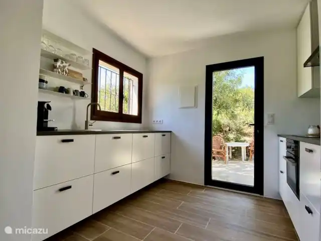 Villa Olivera | Benisa | 6 personas en España, Costa Blanca, Benissa - villa La moderna cocina de Villa Olivera está totalmente equipada