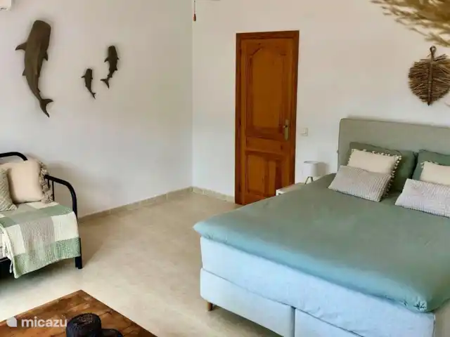 Villa Juntos | Moraira | 8 personen huren in Spanje, Costa Blanca, Moraira - villa Villa Juntos heeft 4 ruime slaapkamer met goede bedden en individuele airconditioning