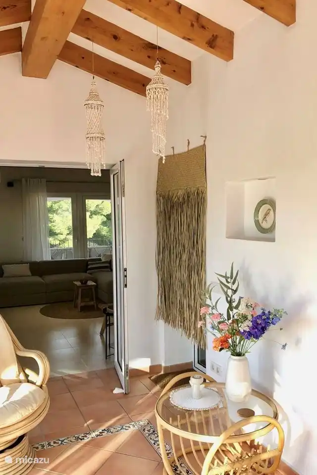 La naya de la Villa Juntos est confortablement meublée