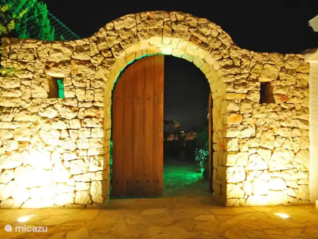 Villa Juntos | Moraira | 8 personen huren in Spanje, Costa Blanca, Moraira - villa Villa Juntos is ´s avonds sfeervol ingericht