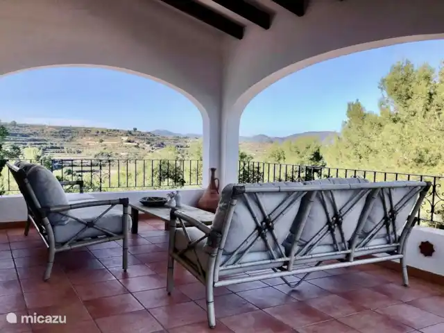 Villa Juntos | Moraira | 8 personen huren in Spanje, Costa Blanca, Moraira - villa Villa Juntos in Moraira heeft een mooi overdekt terras met prachtig uitzicht