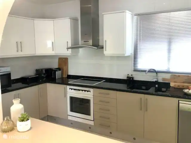Villa Juntos | Moraira | 8 personen huren in Spanje, Costa Blanca, Moraira - villa De complete keuken van Villa Juntos