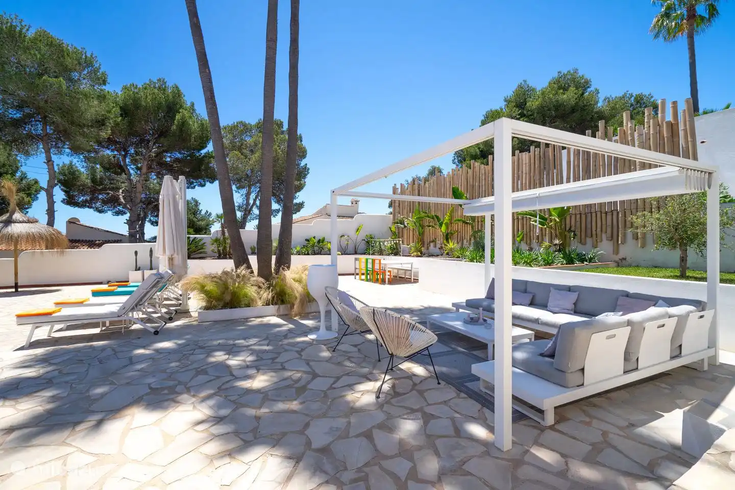 Villa La Serena in Moraira has a lovely lounge area by the private pool