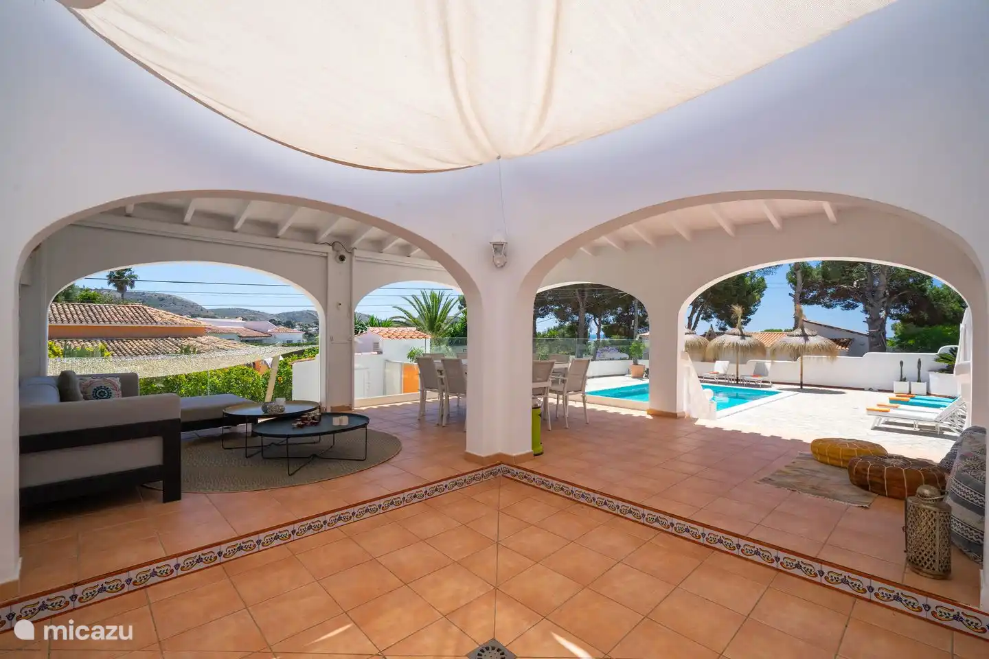 Villa La Serena in Moraira has a beautiful covered terrace overlooking the private pool