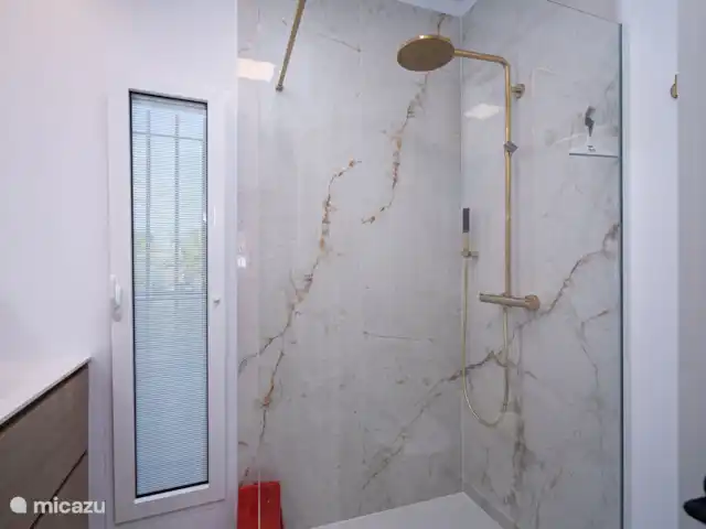Villa La Serena | Moraire | 8 personnes | Espagne, Costa Blanca, Moraira - villa La Villa La Serena à Moraira dispose de trois salles de bains modernes avec douche à l’italienne, lavabo et toilettes
