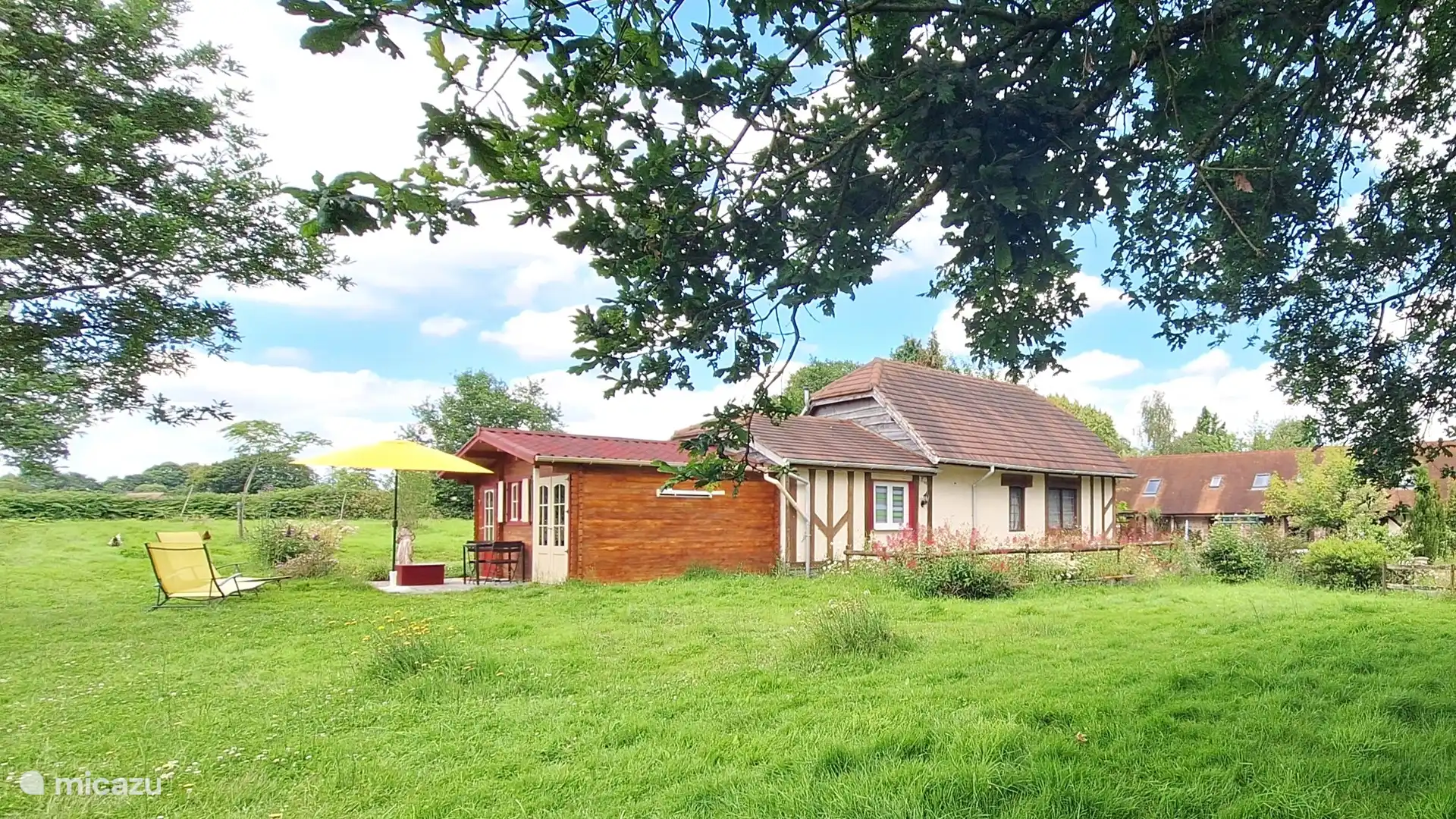 Al fondo nuestra casa