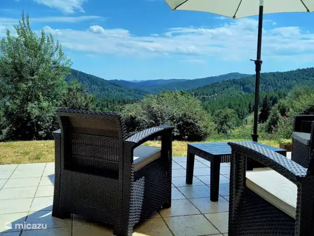 Location de Vacances France, Gard, Ponteils-et-Brésis, maison de vacances - Vacances Cévennes Vue depuis la terrasse dans l’après-midi.