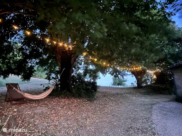 Location de Vacances France, Lot-et-Garonne, Penne d'Agenais, gîte / cottage - Gîte 'Le Pigeonnier' Se détendre dans le hamac