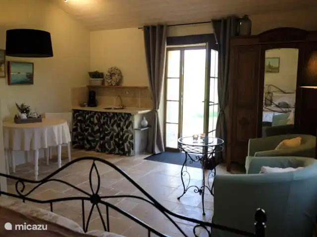 alojamiento y desayuno en Francia, Lot y Garona, Penne d'Agenais – Bed and breakfast studio 'Pruneaux' Maravillosamente fresco en verano...