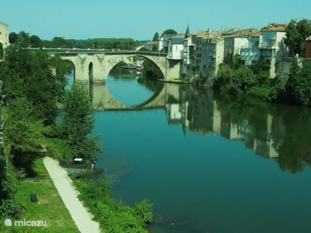 alojamiento y desayuno en Francia, Lot y Garona, Penne d'Agenais – Bed and breakfast studio 'Pruneaux' Villeneuve-sur-Lot