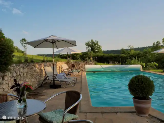 alojamiento y desayuno en Francia, Lot y Garona, Penne d'Agenais – Bed and breakfast studio 'Pruneaux' Piscina 6 x 12 metros