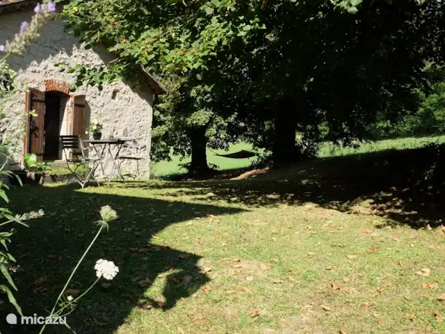 alojamiento y desayuno en Francia, Lot y Garona, Penne d'Agenais – Bed and breakfast studio 'Pruneaux' Acogedora terraza