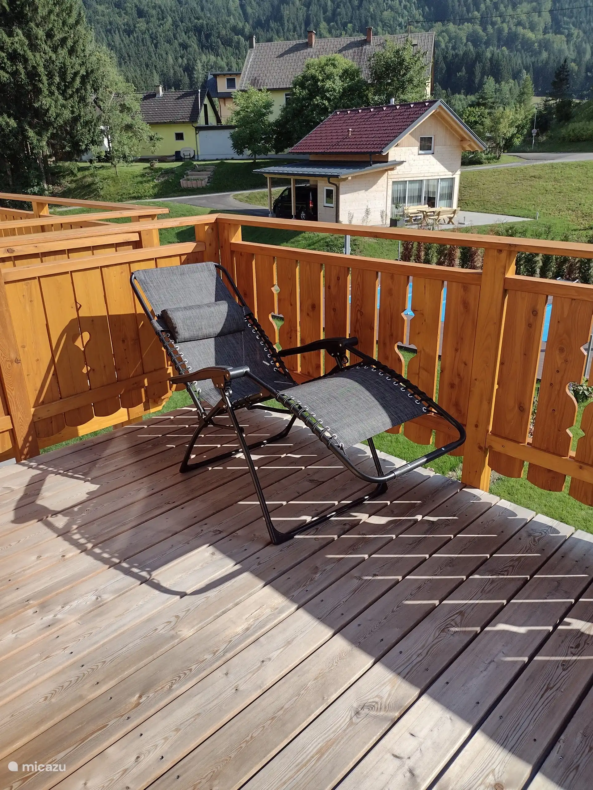 La terrasse près de la chambre. 