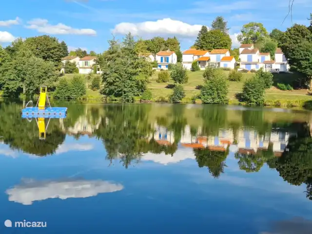 Village Le Chat 210 | France, Charente, Écuras - bungalow Grand lac avec plage, radeau et toboggan