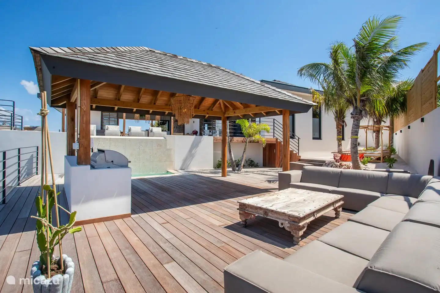 Outdoor kitchen in the lower chill area.