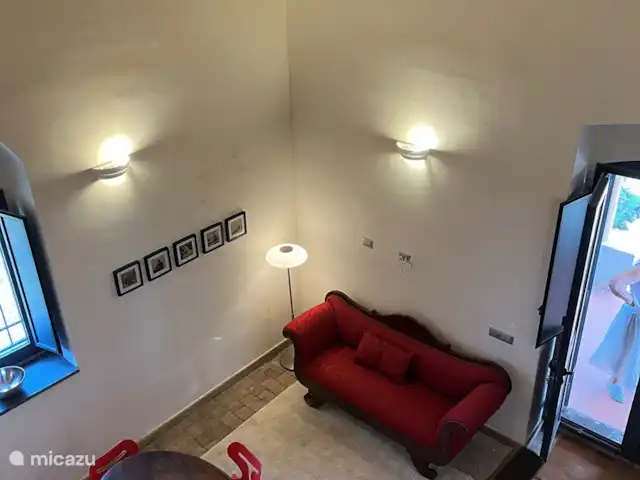 vakantiehuis huren in Italië, Sicilië, Carlentini – Casa Bellini Cirico I woonkamer gezien vanaf boven verdieping