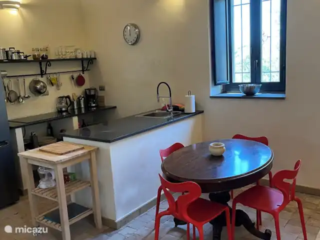 vakantiehuis huren in Italië, Sicilië, Carlentini – Casa Bellini Cirico I Open keuken voorzien van alle gemakken