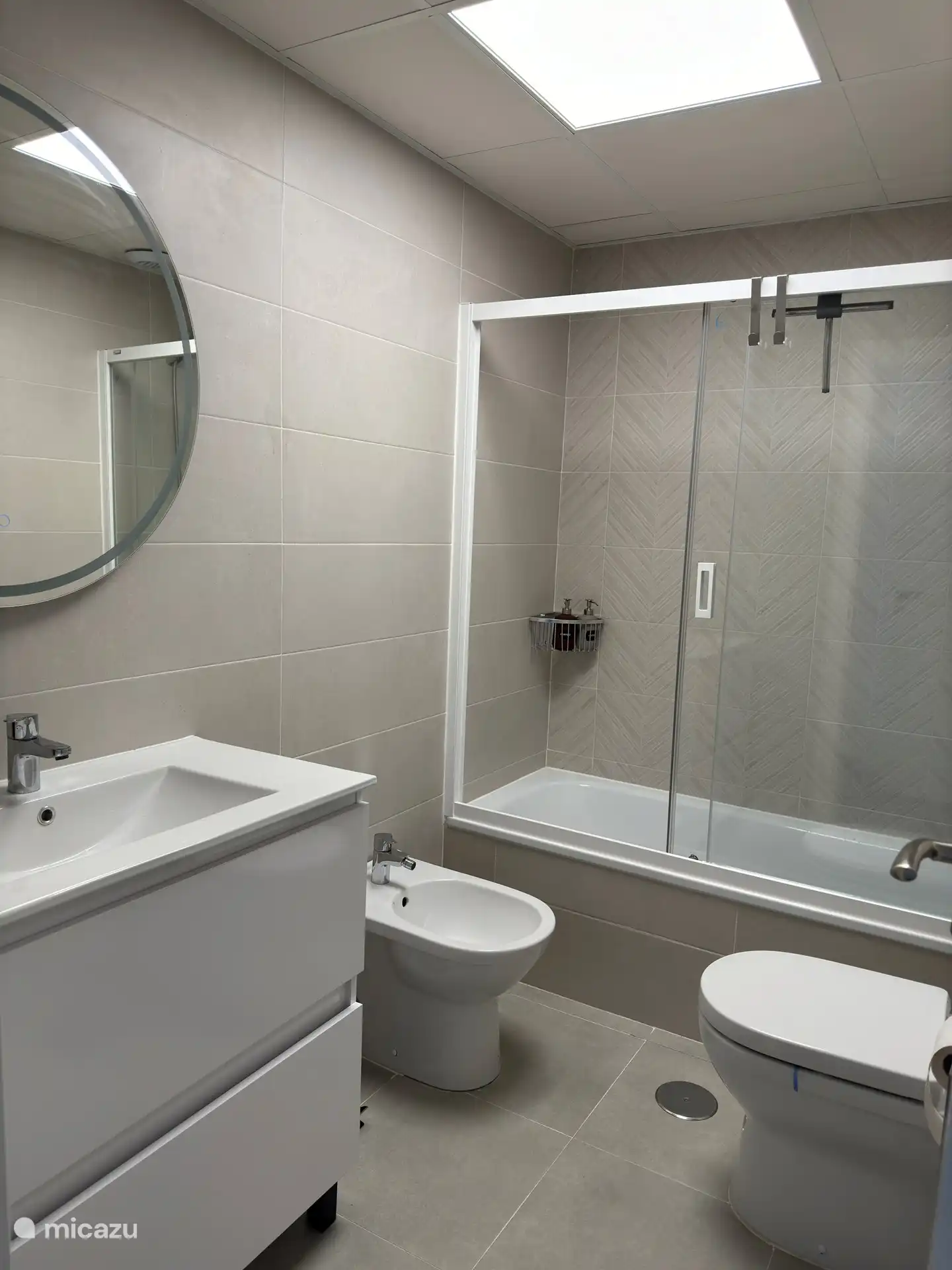 Bathroom 1 en suite