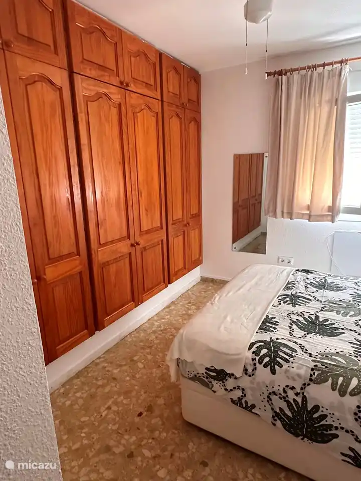 Feste Schränke in jedem Zimmer im Schlafzimmer 1