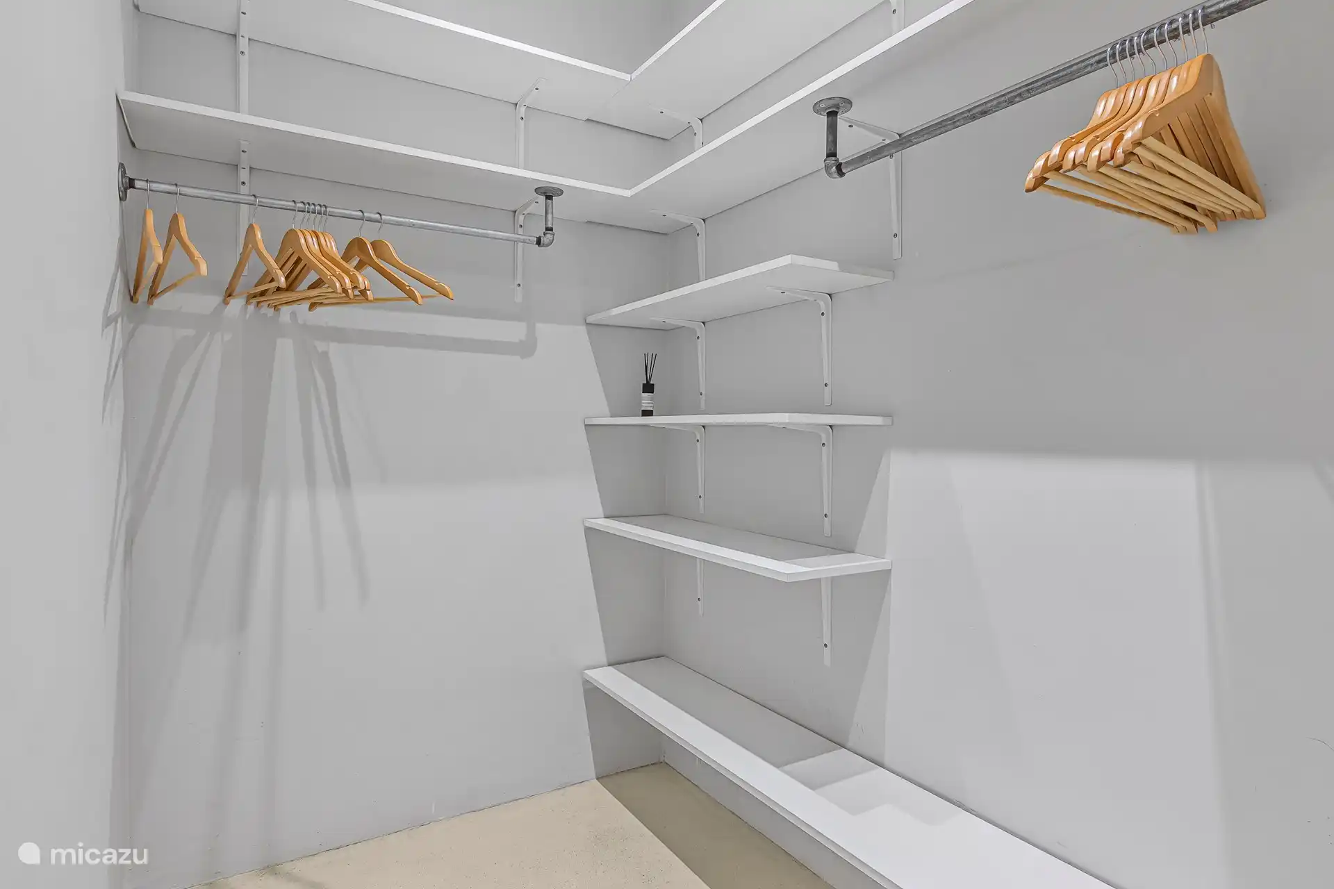 Privater Kleiderschrank des Hauptschlafzimmers