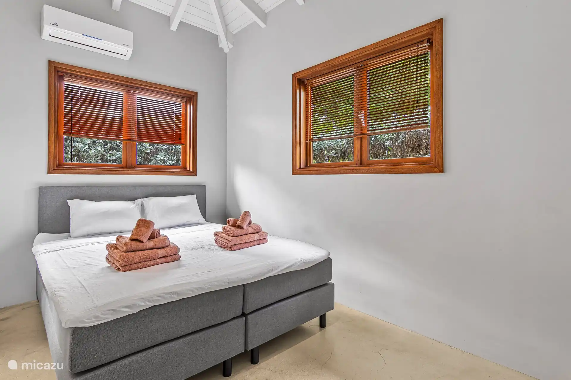 Schlafzimmer 3 mit Queensize-Bett